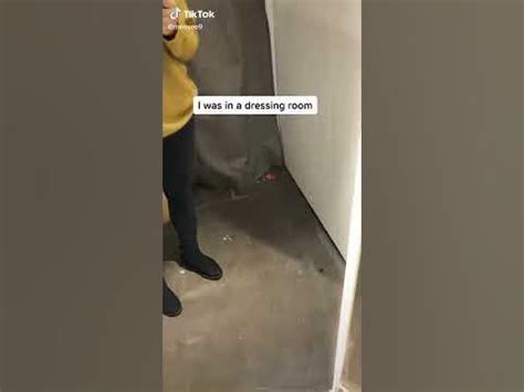 Babae nabosohan sa fitting room na walang suot pang itaas sa.